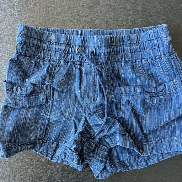 Athleta Shorts - navy size 8 - Picture 1 of 3